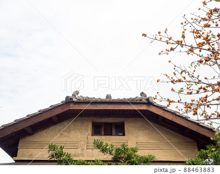Japanese traditional roof, Beautiful roof, Japanese style architecture. 88463883