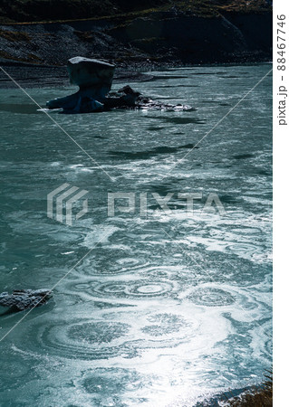 ニュージーランド　アオラキ・マウント・クック国立公園のフッカー・バレー・トラックのフッカー氷河湖 88467746