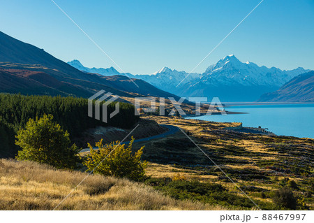 ニュージーランド カンタベリー地方にあるプカキ湖のビューポイントから望むマウント・クック ニュージーランド カンタベリー地方にあるプカキ湖のビューポイントから望むマウント・クック 88467997