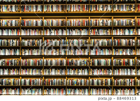 壁一面の巨大本棚 壁一面の巨大本棚 88469313