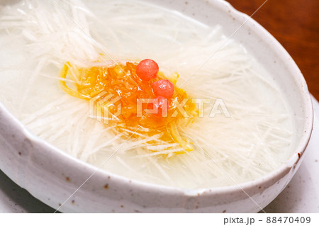 韓国宮廷料理の一品、大根の酢の物 韓国宮廷料理の一品、大根の酢の物 88470409