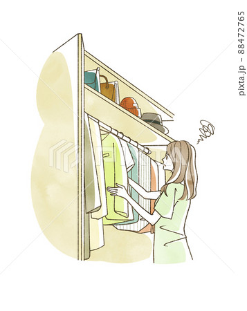 クローゼットの洋服で迷っている女性 クローゼットの洋服で迷っている女性 88472765