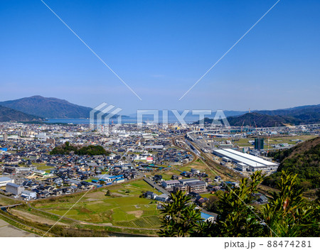 福井県敦賀市の街並み 衣掛山からの眺望 福井県敦賀市の街並み 衣掛山からの眺望 88474281