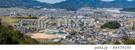 福井県敦賀市の街並み 衣掛山からの眺望 福井県敦賀市の街並み 衣掛山からの眺望 88474295