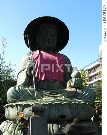 江東区の霊巌寺にある銅造地蔵菩薩坐像(江戸六地蔵) 江東区の霊巌寺にある銅造地蔵菩薩坐像(江戸六地蔵) 88479127