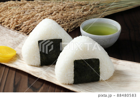 おにぎり 88480583