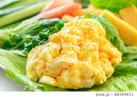 巻き寿司の具材　タマゴサラダ 88480651