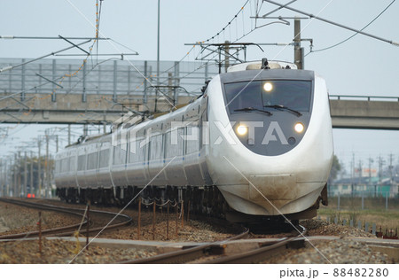 北陸本線　加賀笠間－美川　JR西日本　681系　T01+T33+T17編成（金沢）　サンダーバード 88482280