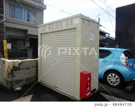 LPガス容器収納庫　シャッター付き LPガス容器収納庫 シャッター付き