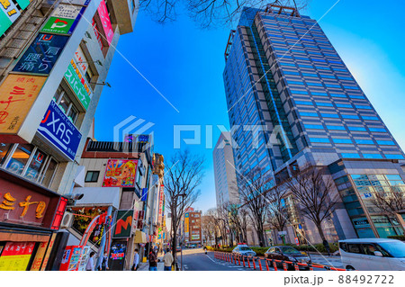 東京　墨田区の都市風景　北斎通りの繁華街とアルカイースト 88492722