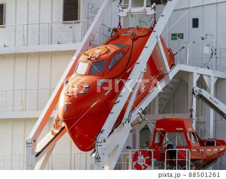 船舶に装備された救命艇 88501261