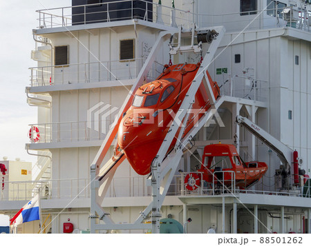 船舶に装備された救命艇 88501262