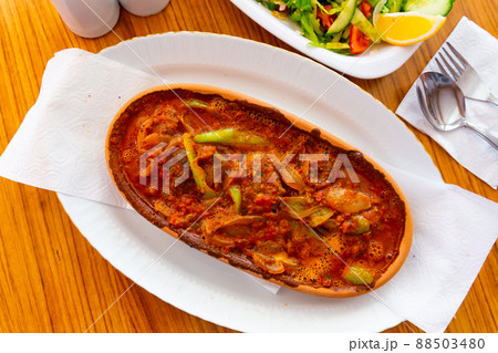 Izmir kofte, turkish dish of spicy meatballs 88503480