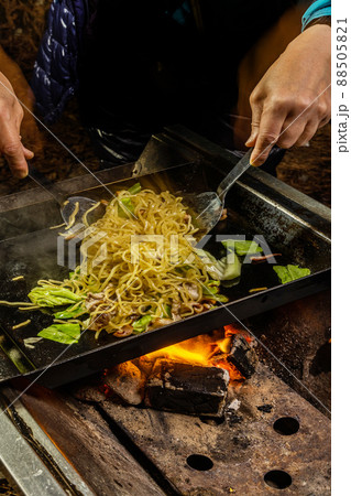 焼きそば Chow mein noodles dish 焼きそば Chow mein noodles dish 88505821