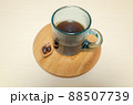 ガラスカップに淹れたコーヒー 88507739