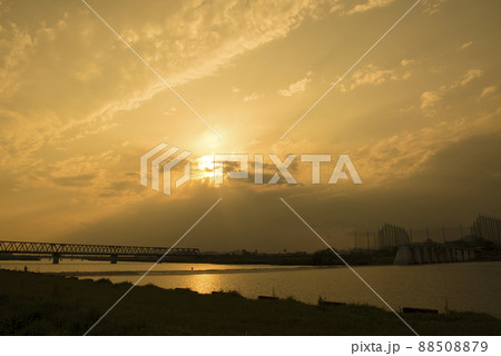 加古川市の夕景 (兵庫県加古川市) 加古川市の夕景 (兵庫県加古川市) 88508879