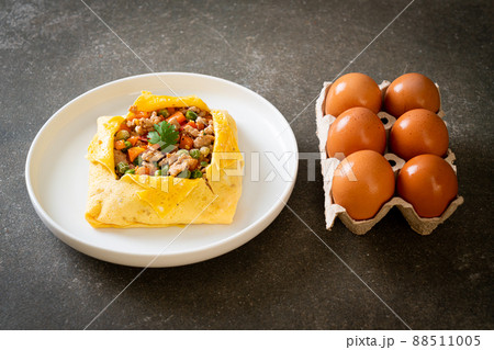 egg wrap or stuffed egg with minced pork and vegetable 88511005