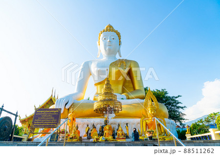 Wat Phra That Doi Kham (Temple of the Golden Mountain) Wat Phra That Doi Kham (Temple of the Golden Mountain) 88511262