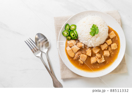 Chicken in brown sauce or gravy sauce with rice 88511332