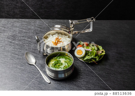 スパイスカレー　Spinach and bean spice curry 88513636