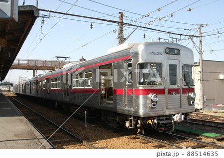 出庫を待つ長野電鉄3500系N8編成+N7編成 88514635