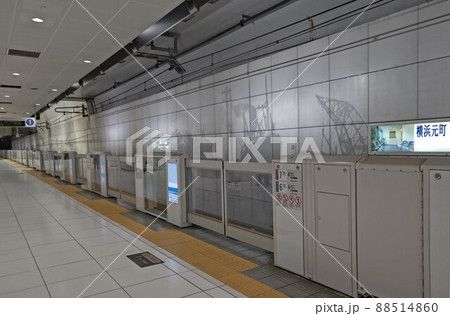 神奈川県横浜市中区元町 みなとみらい線　元町・中華街駅　　　令和4年2月 88514860