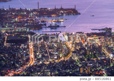 《広島県》灰ヶ峰の夜景・呉市の絶景 《広島県》灰ヶ峰の夜景・呉市の絶景 88516861