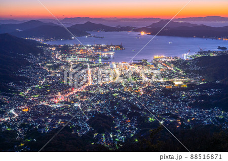 《広島県》灰ヶ峰の夜景・呉市の絶景 《広島県》灰ヶ峰の夜景・呉市の絶景 88516871