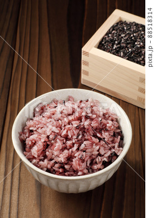 古代米 黒米 ご飯 古代米 黒米 ご飯 88518314