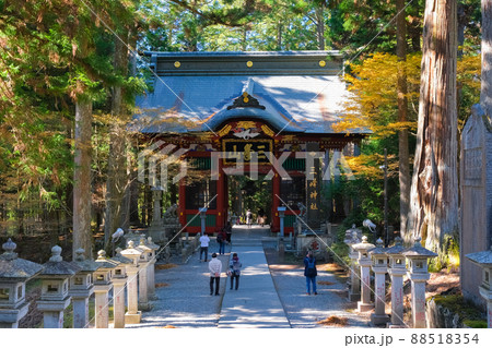 埼玉県秩父市 三峯神社 随身門 88518354