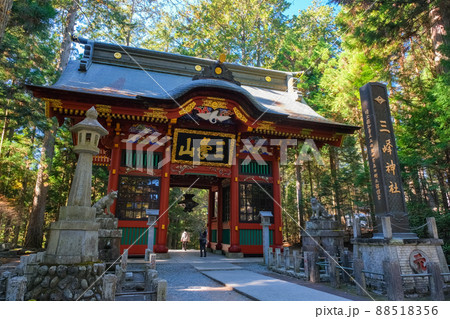 埼玉県秩父市 三峯神社 随身門 88518356