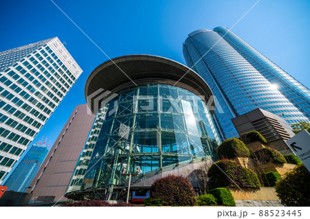 日本の東京都市景観　六本木ヒルズなどを望む(左奥に虎ノ門・麻布台地区再開発が見えるようになった） 88523445