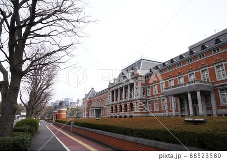 東京桜田門に建つ法務省庁舎、赤れんがの建物、 東京桜田門に建つ法務省庁舎、赤れんがの建物、 88523580