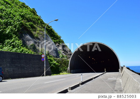 海岸道路のシェルター 海岸道路のシェルター 88525003