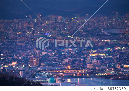 宵闇が迫る岡山市街3 岡山県岡山市 宵闇が迫る岡山市街3 岡山県岡山市 88532320