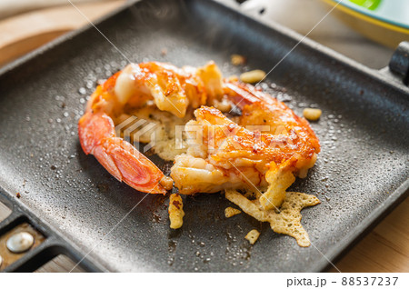 焼き海老のチーズがけ 焼き海老のチーズがけ 88537237