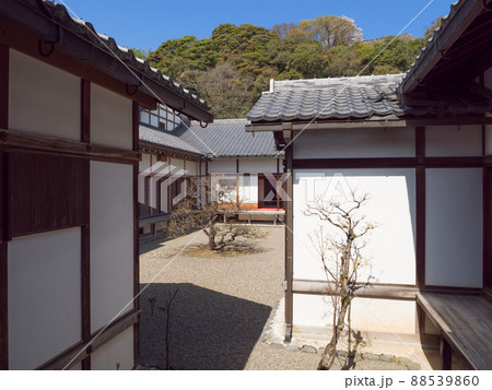 彦根城表御殿奥向からの坪庭 88539860