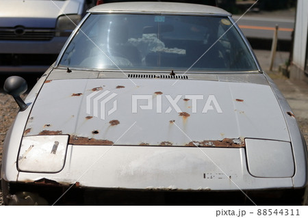 古びた車(日本の名車)イメージ 古びた車(日本の名車)イメージ 88544311