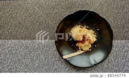 黒蜜きな粉餅 88544774