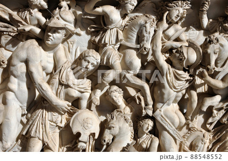 Bas-relief and sculpture of ancient Roman warriors Bas-relief and sculpture of ancient Roman warriors 88548552