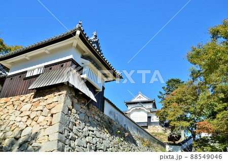 備中松山城 天守閣と五の平櫓 備中松山城 天守閣と五の平櫓 88549046