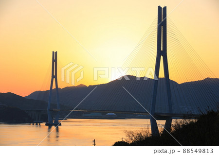 【愛媛県】多々羅大橋の夕景（しまなみ海道） 88549813