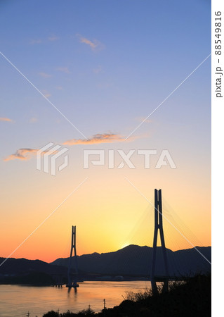 【愛媛県】多々羅大橋の夕景(しまなみ海道) 【愛媛県】多々羅大橋の夕景(しまなみ海道) 88549816