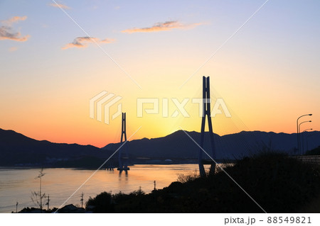 【愛媛県】多々羅大橋の夕景（しまなみ海道） 88549821