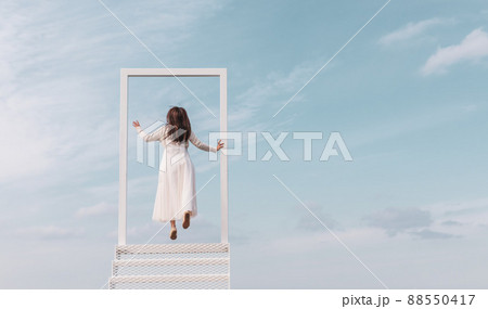 空へと羽ばたく 空へと羽ばたく 88550417