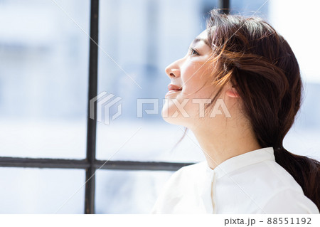 若い女性　ビューティーイメージ 88551192