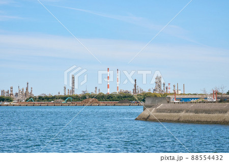 大分市の石油化学コンビナート 88554432