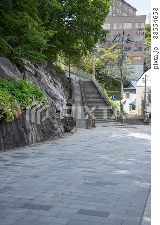 温泉街の坂道 温泉街の坂道 88554658