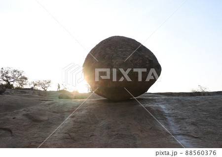 クリシュナのバターボール　　マハーバリプラム 88560376