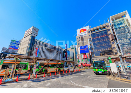 東京　墨田区の都市風景　錦糸町駅南口　駅前ロータリー 88562847
